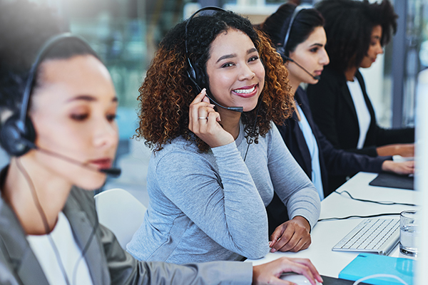 customer service reps answering the phone