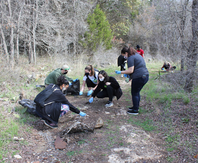 Great Texas River Clean Up Volunteers Pick Up Tons Of Trash